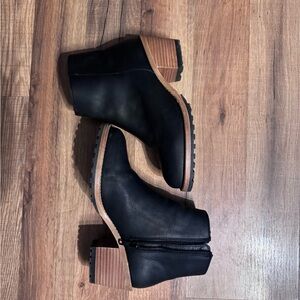 Chic Black Ankle Booties with Wooden Heel